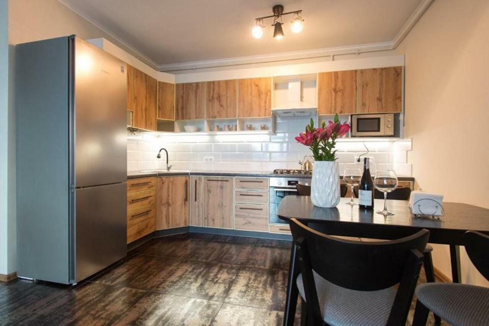 Vip Apartment Avalon Львов Экстерьер фото